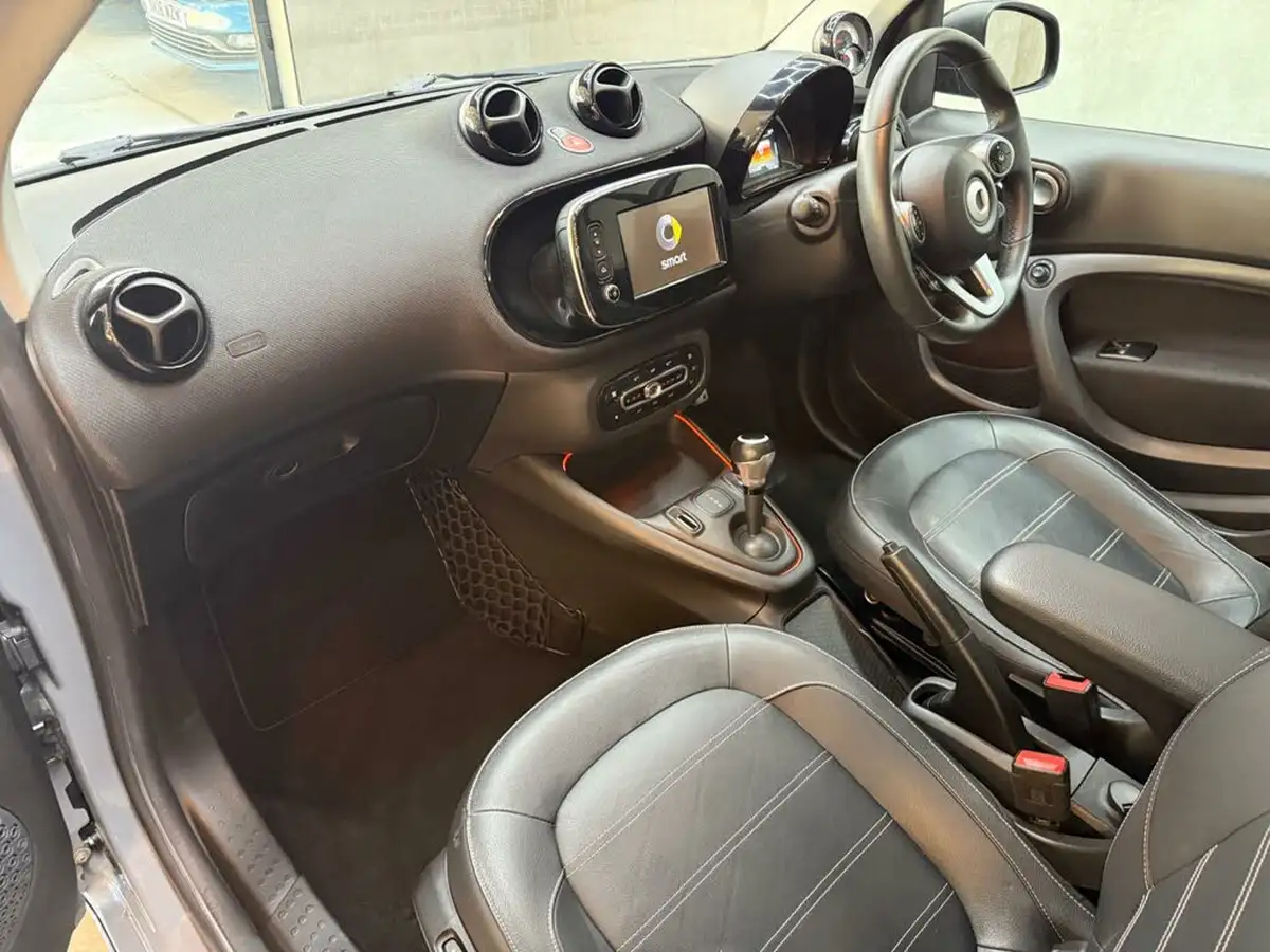2020-smart-fortwo-eq-edition-one-coupe-big-13