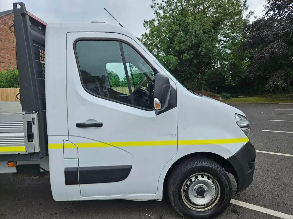 2020-nissan-nv400-23dci-acenta-l3-135bhpeu6dt-f35-chassis-cab-big-11