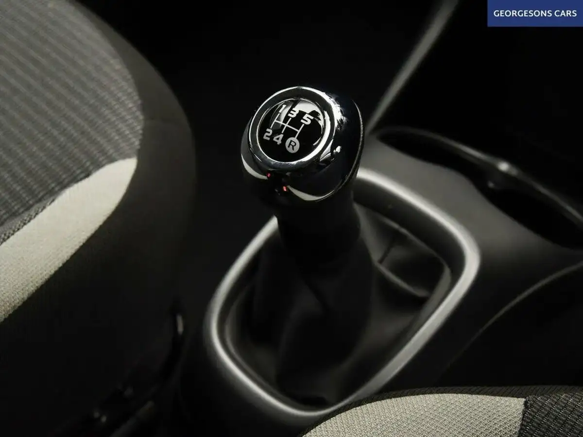 2022-toyota-aygo-10-vvt-i-x-play-big-26