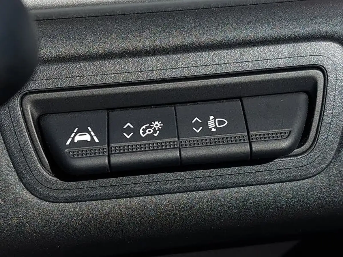 2022-renault-captur-10-tce-iconic-edition-big-18