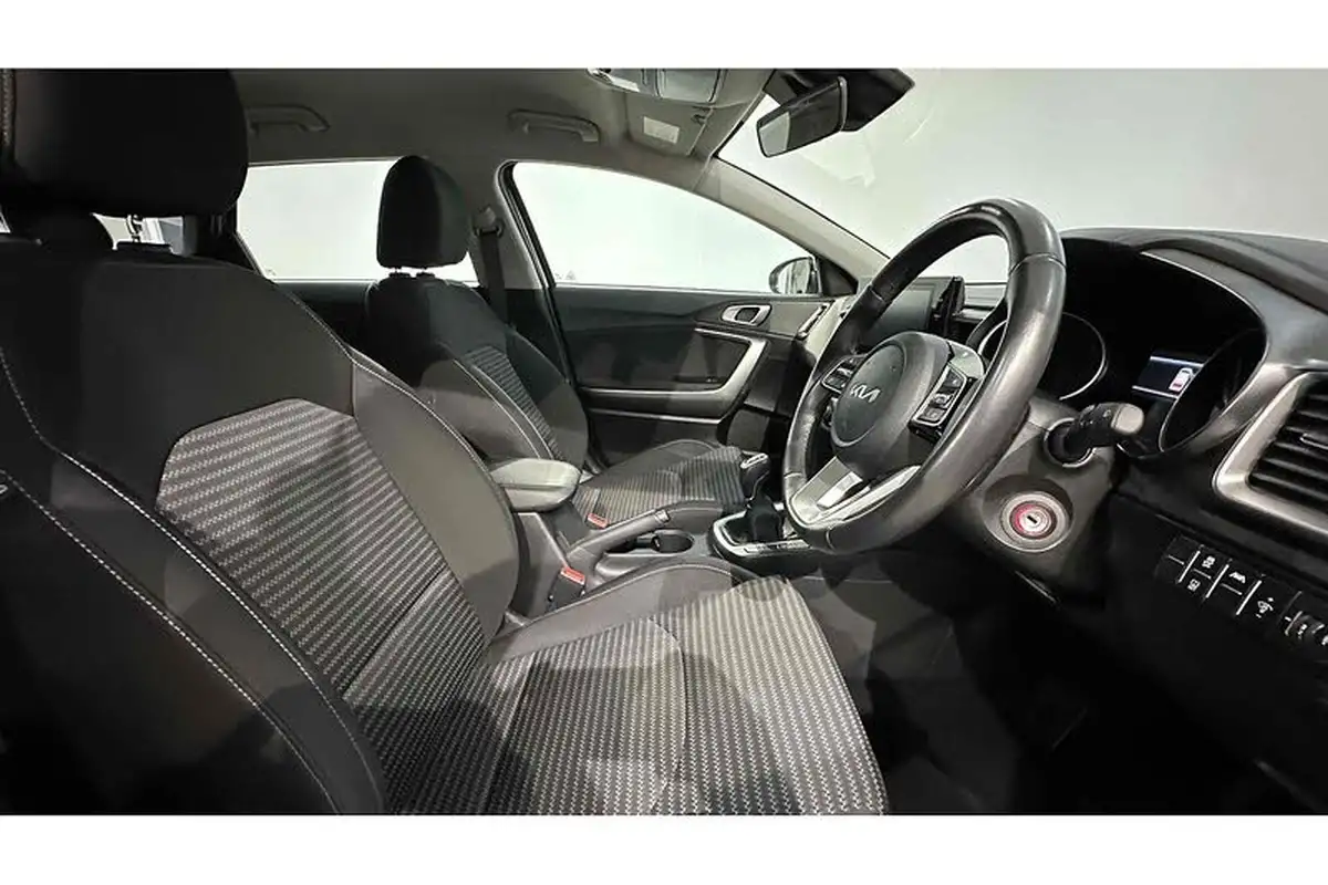 2023-kia-ceed-15-t-gdi-2-158bhp-sportswagon-big-23