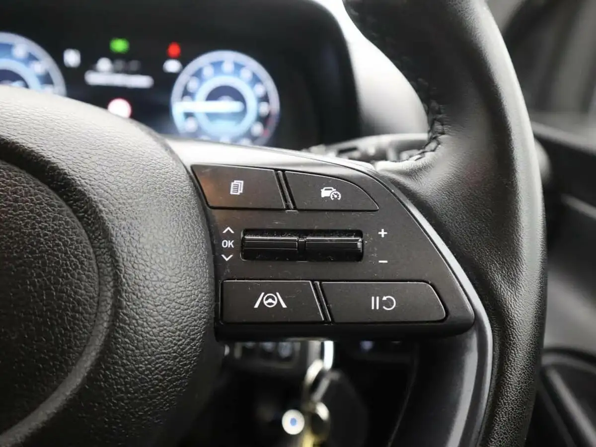 2023-hyundai-i20-10-t-gdi-premium-48-volt-hybrid-eclutch-imt-big-33