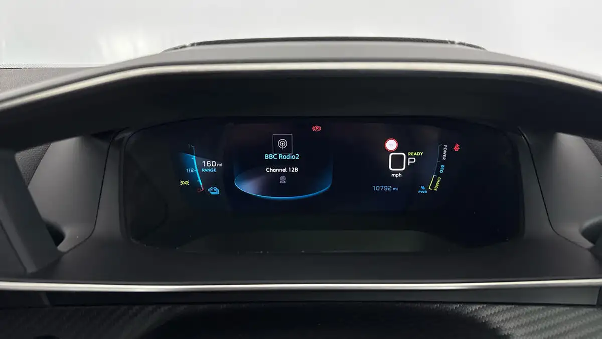 2023-peugeot-2008-suv-e-gt-136bhp-50kwh-station-wagon-big-12
