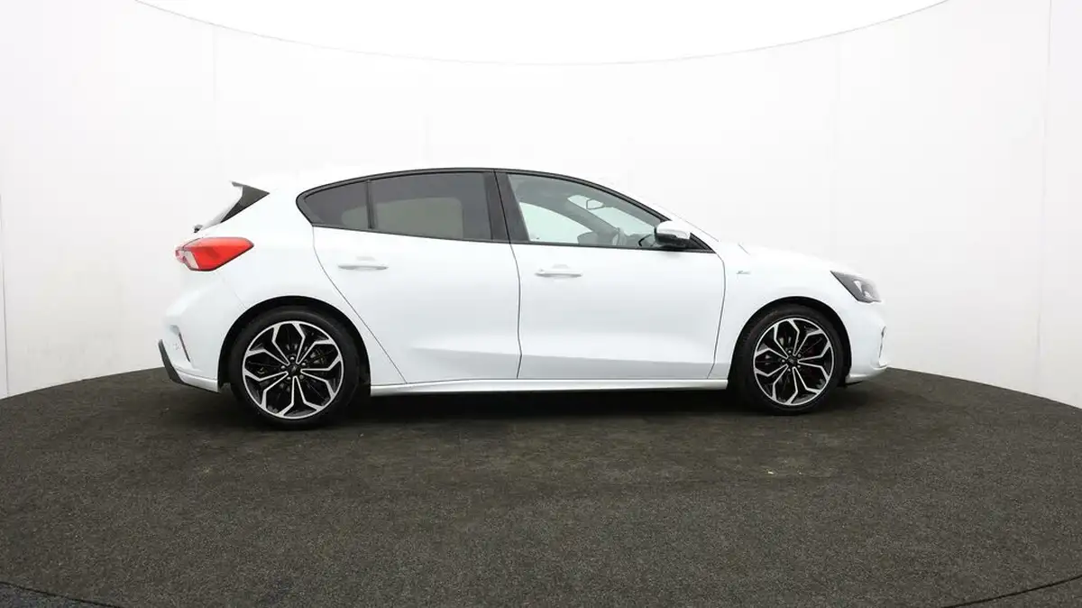 2019-ford-focus-10t-st-line-x-hatchback-big-38