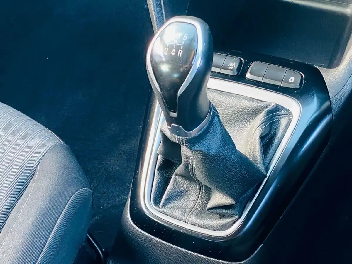 2020-vauxhall-corsa-12i-se-big-18