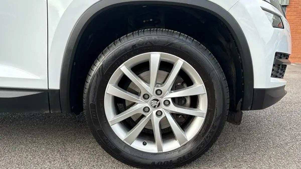 2021-skoda-kodiaq-15-tsi-se-5-dsg-big-4