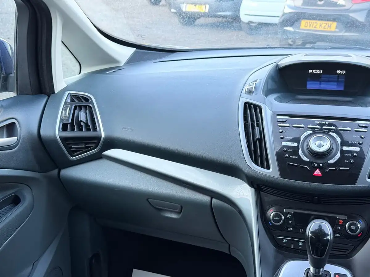 2014-ford-c-max-20tdci-titanium-powershift-big-21