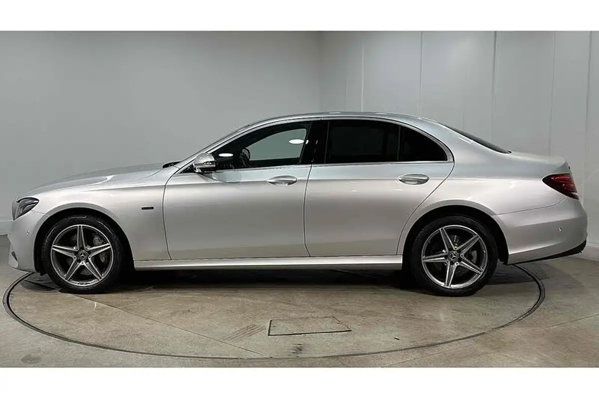 2020-mercedes-benz-e-class-20d-e300de-amg-line-premium-eq-power-saloon-4d-big-7