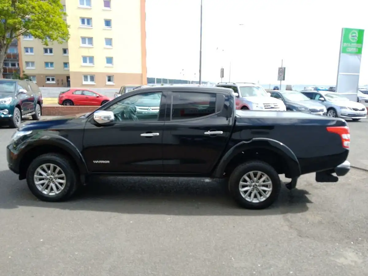 2019-mitsubishi-l200-24di-d-warrior-eu6b-auto-big-4