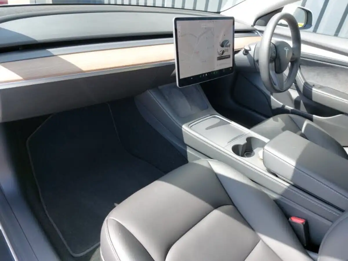 2021-tesla-model-3-e-long-range-awd-big-4