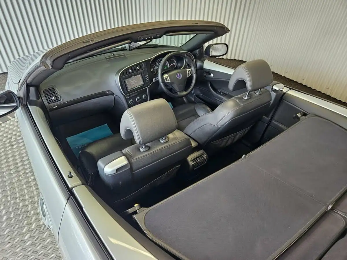 2010-saab-9-3-big-32