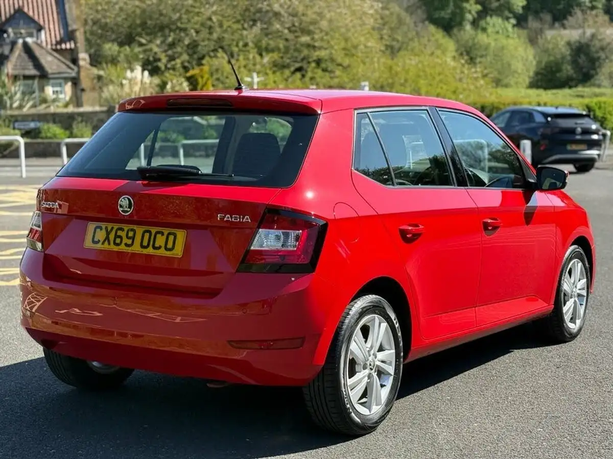 2019-skoda-fabia-10-mpi-se-75ps-ss-hatchback-big-14