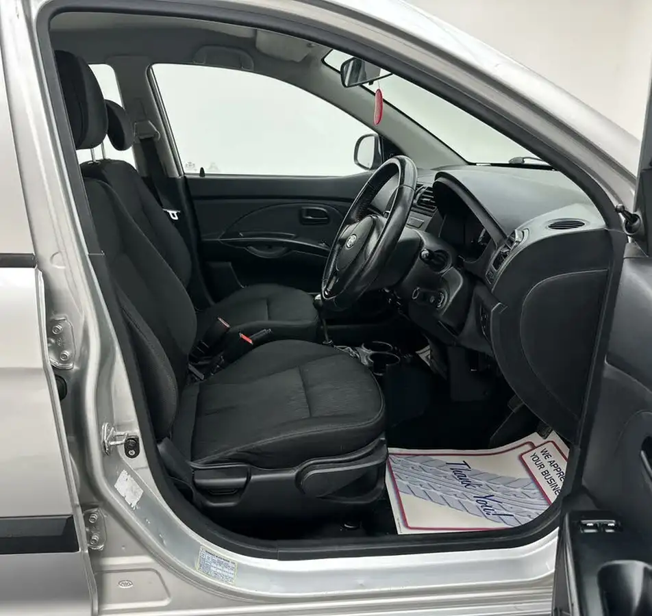 2011-kia-picanto-11-graphite-big-14