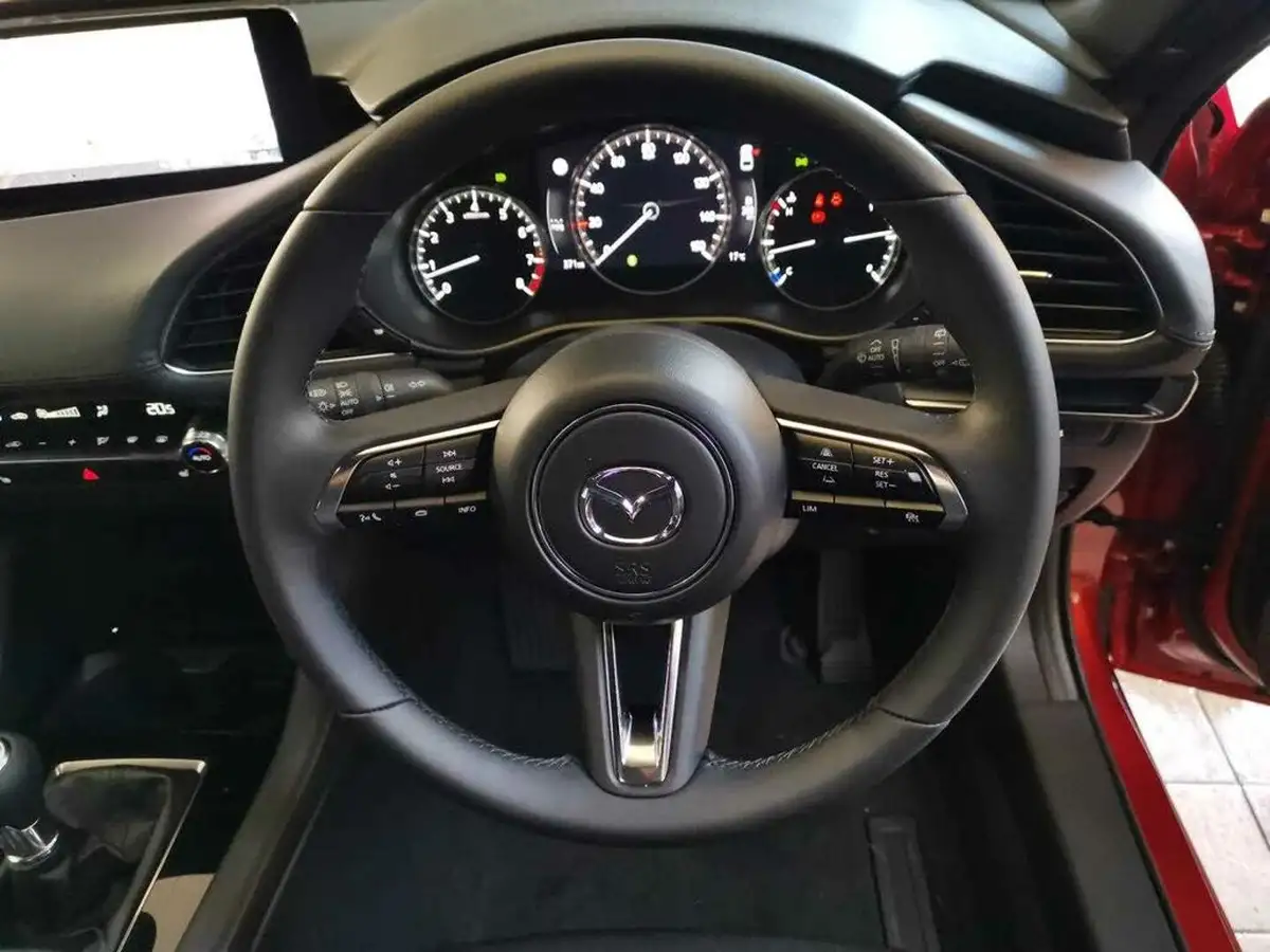 2025-mazda-mazda3-20-e-skyactiv-x-exclusive-line-hatchback-5d-big-19
