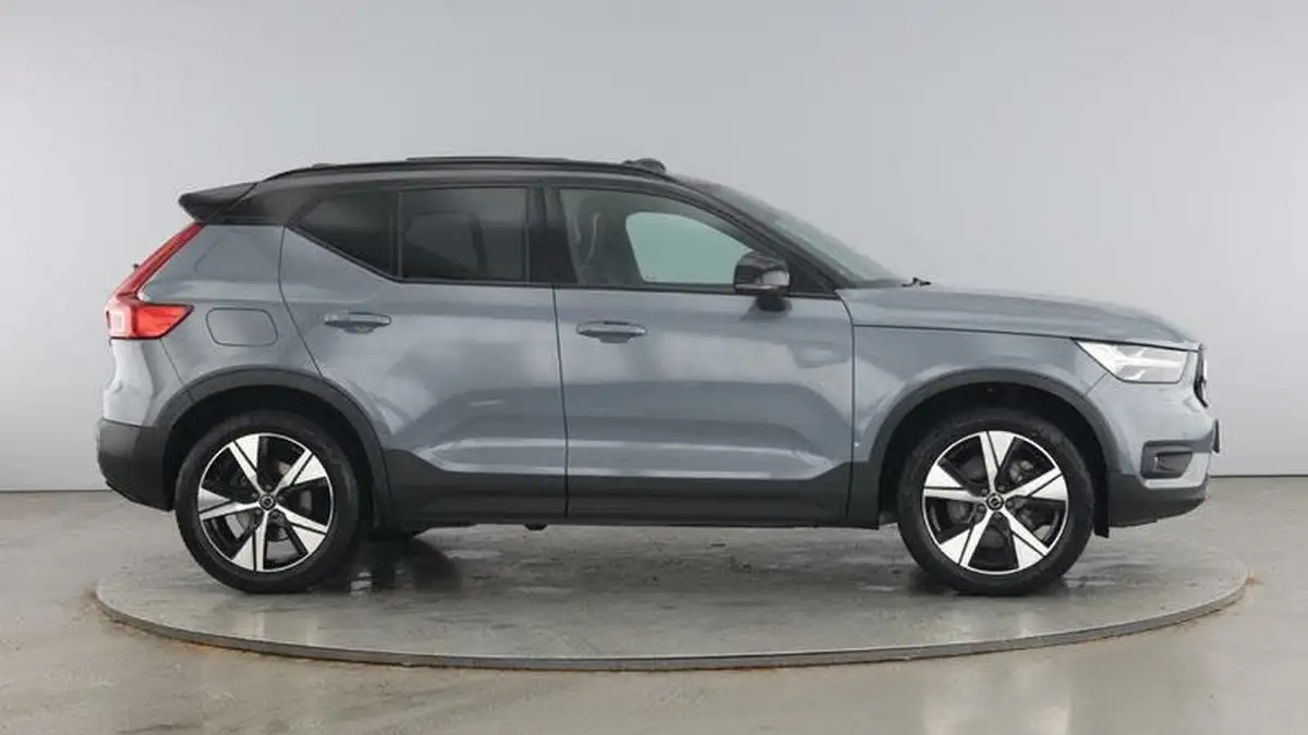 2021-volvo-xc40-15-t5-r-design-262bhp-big-3