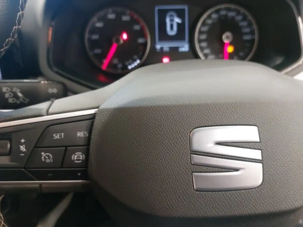 2022-seat-arona-10-tsi-evo-se-technology-big-16