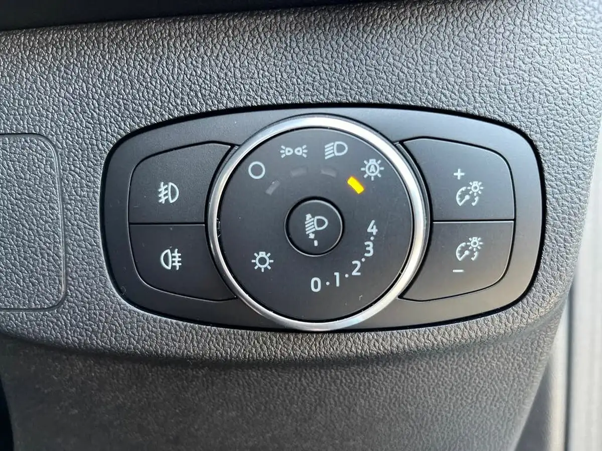 2020-ford-focus-15-st-line-x-hatchback-big-49
