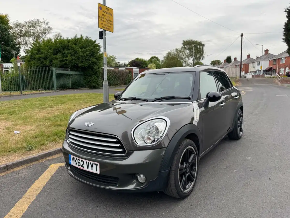 2012-mini-countryman-16-cooper-pepper-big-2