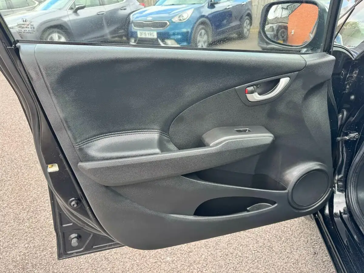 2014-honda-jazz-14-exl-cvt-big-33