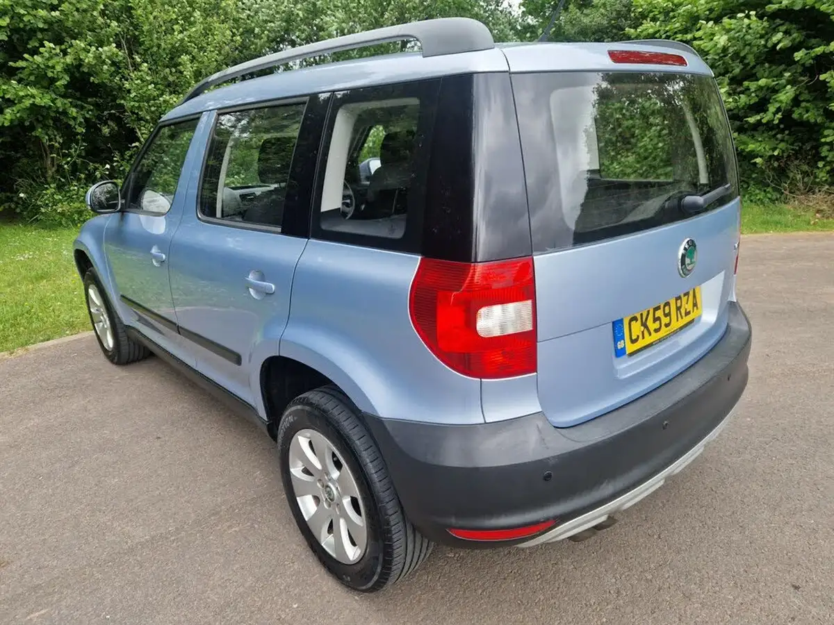 2010-skoda-yeti-12-s-big-13