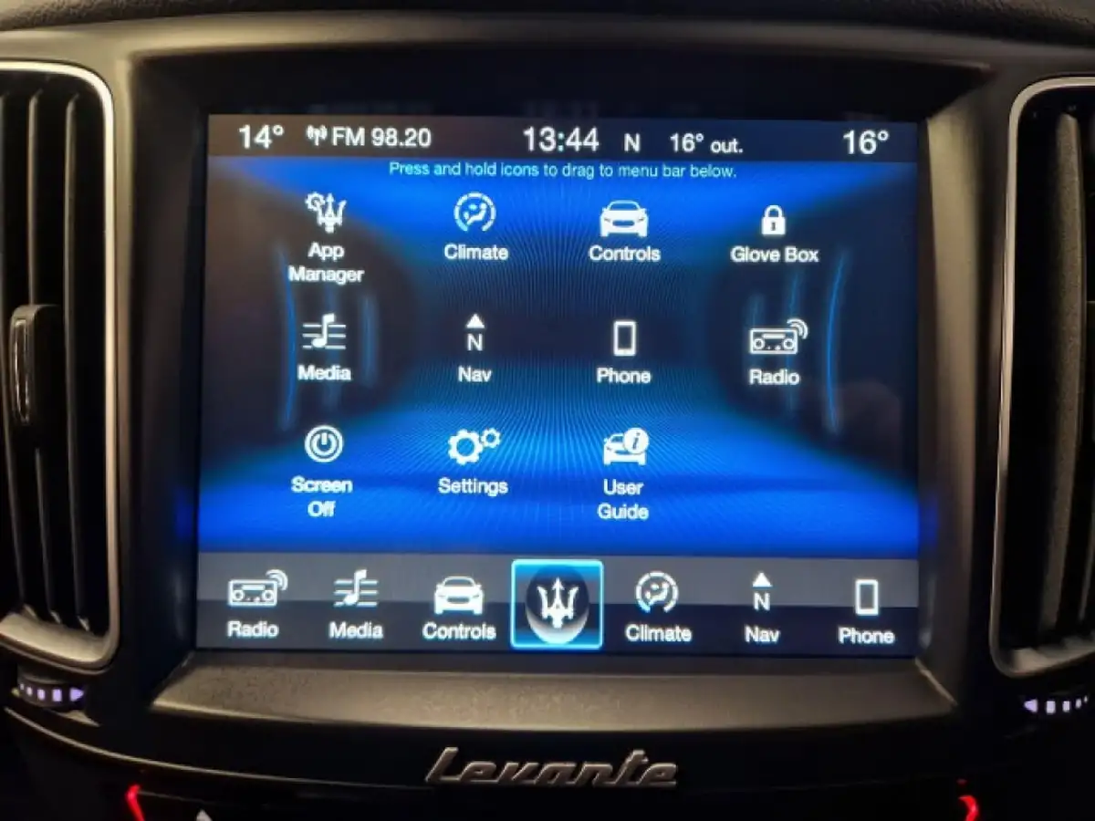 2017-maserati-levante-30td-awd-big-26