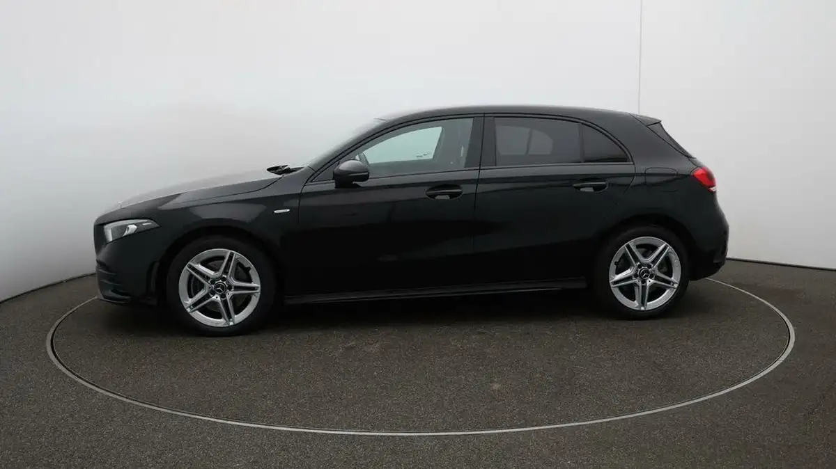 2021-mercedes-benz-a-class-13-a250e-amg-line-edition-hatchback-5d-big-65