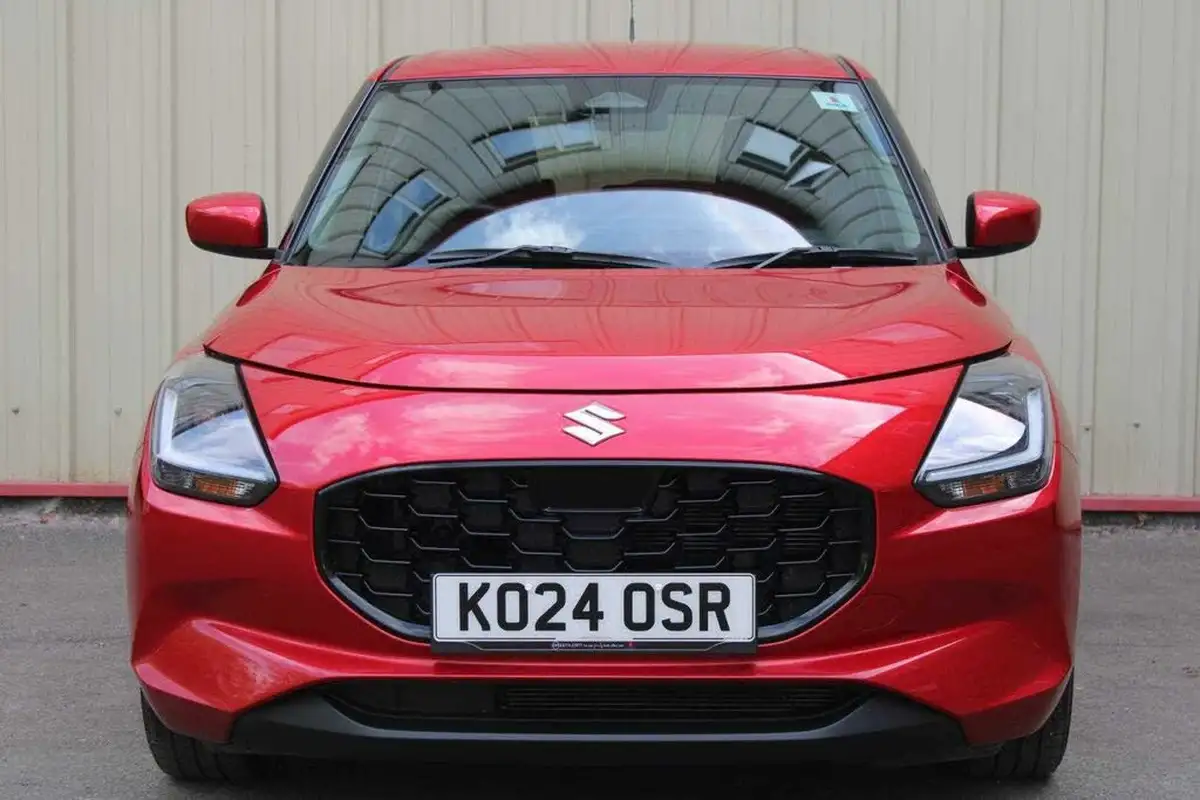 2024-suzuki-swift-12-motion-big-1