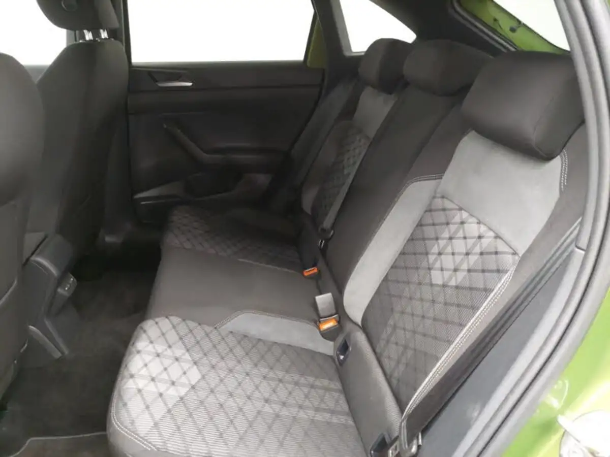 2024-volkswagen-taigo-15-tsi-r-line-big-5