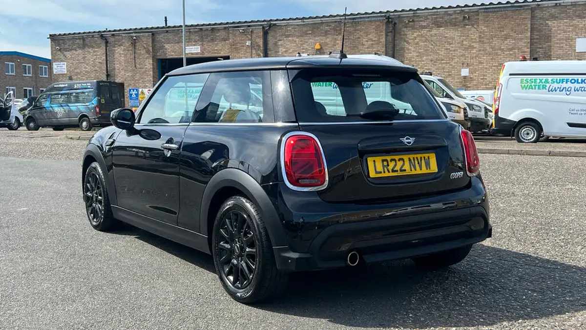 2022-mini-cooper-15-cooper-classic-hatchback-3d-auto-big-4