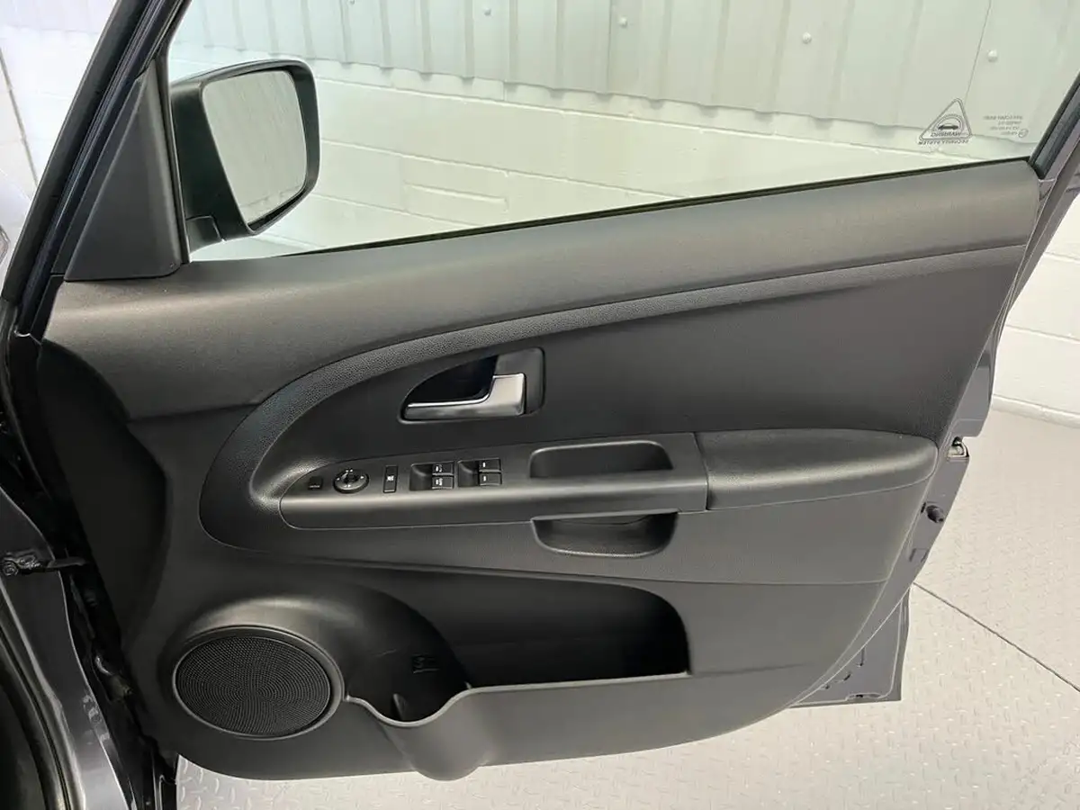 2016-kia-venga-16-3-isg-big-17