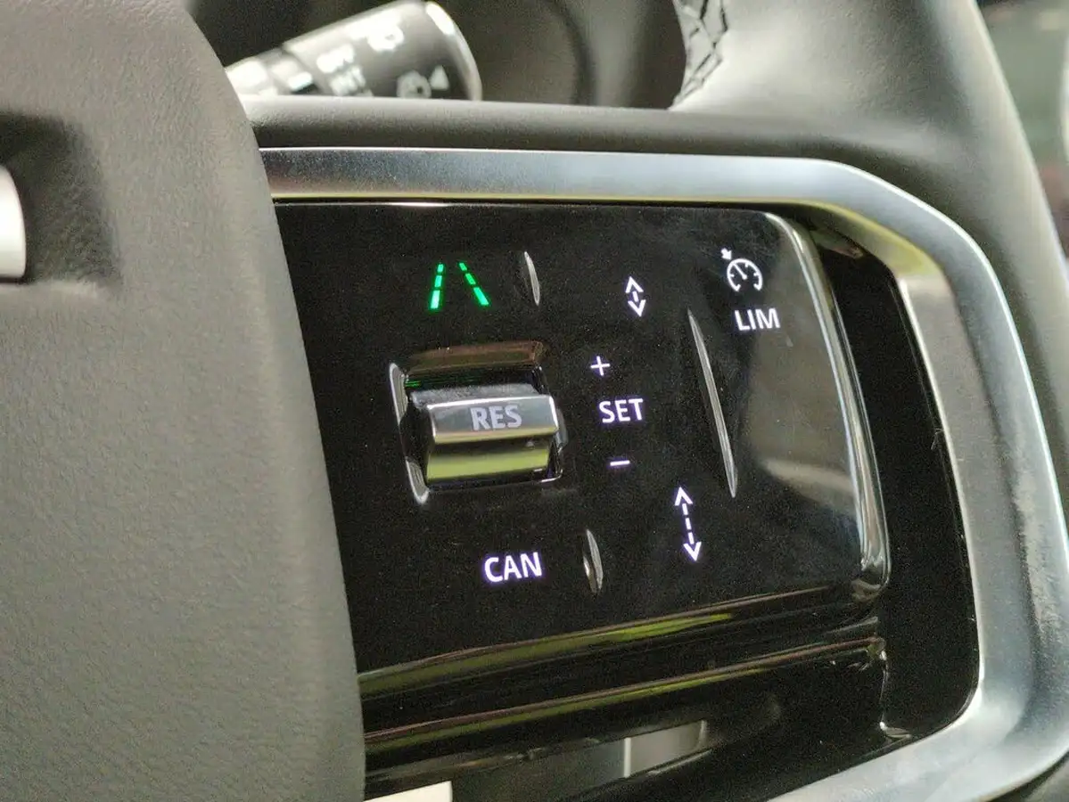 2023-land-rover-discovery-sport-15-p300e-dynamic-se-big-28