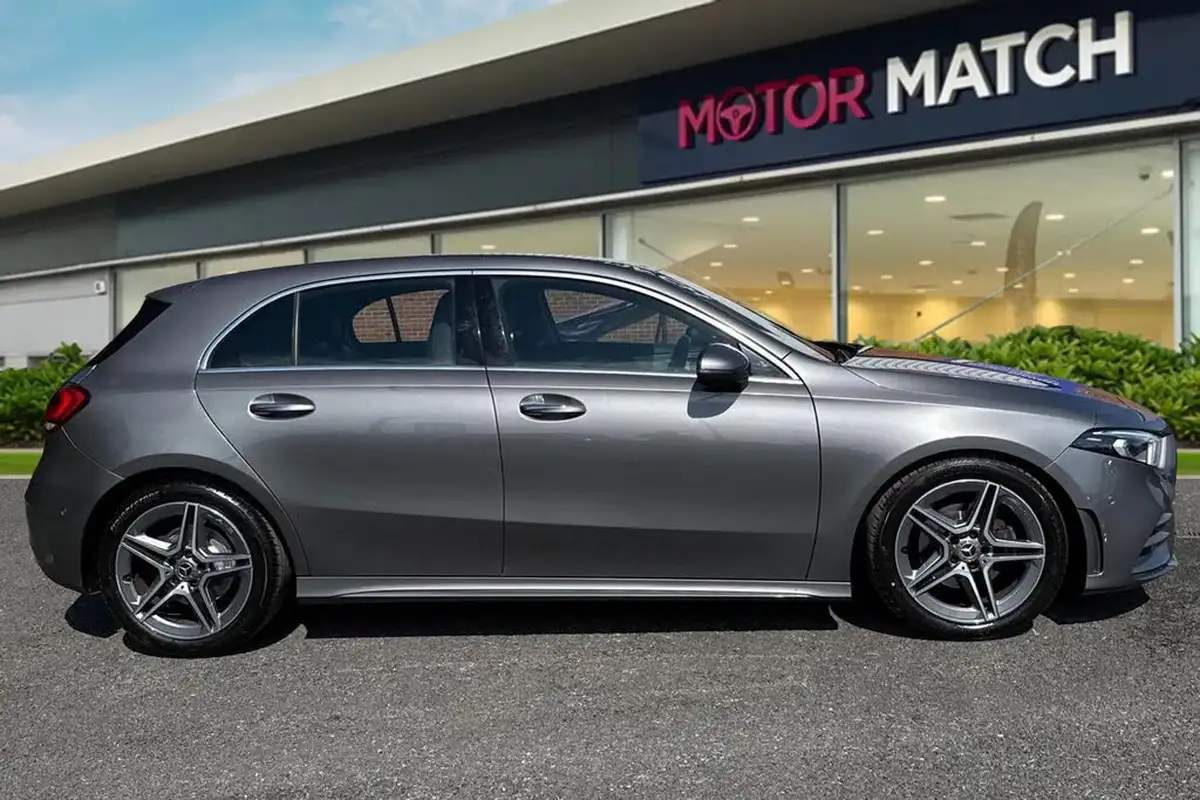 2018-mercedes-benz-a-class-13-a200-amg-line-premiumss-hatchback-5d-7g-dct-big-2