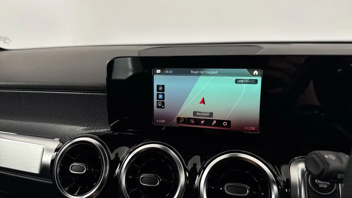 2021-mercedes-benz-glb-class-13-glb200-amg-line-8g-tronic-big-16