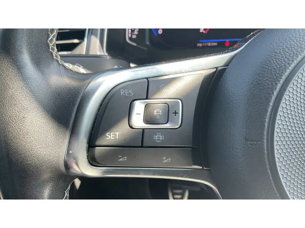 2020-volkswagen-t-roc-15-tsi-r-line-hatchback-5d-big-16