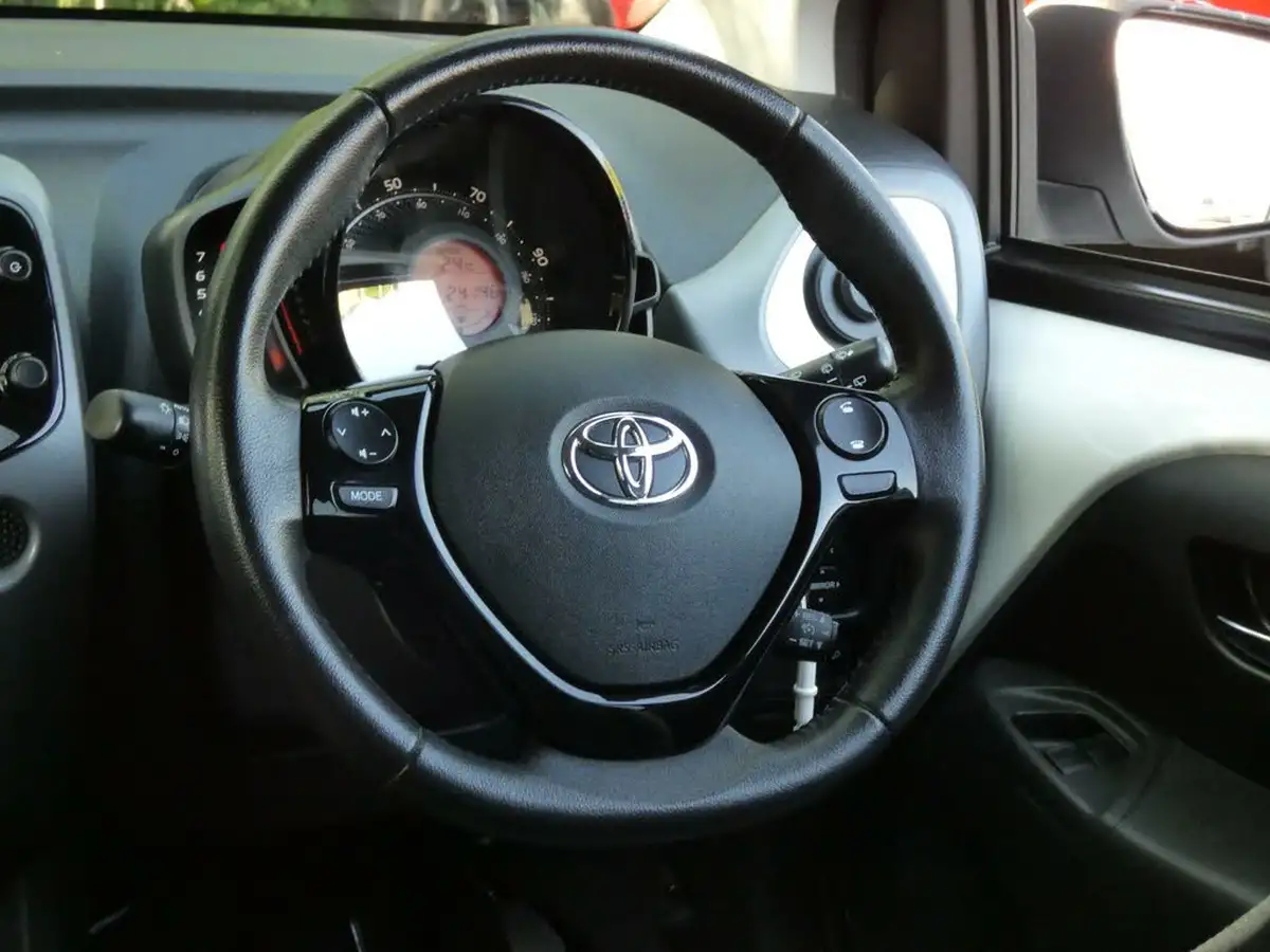 2018-toyota-aygo-10-vvt-i-x-press-71bhp-big-17