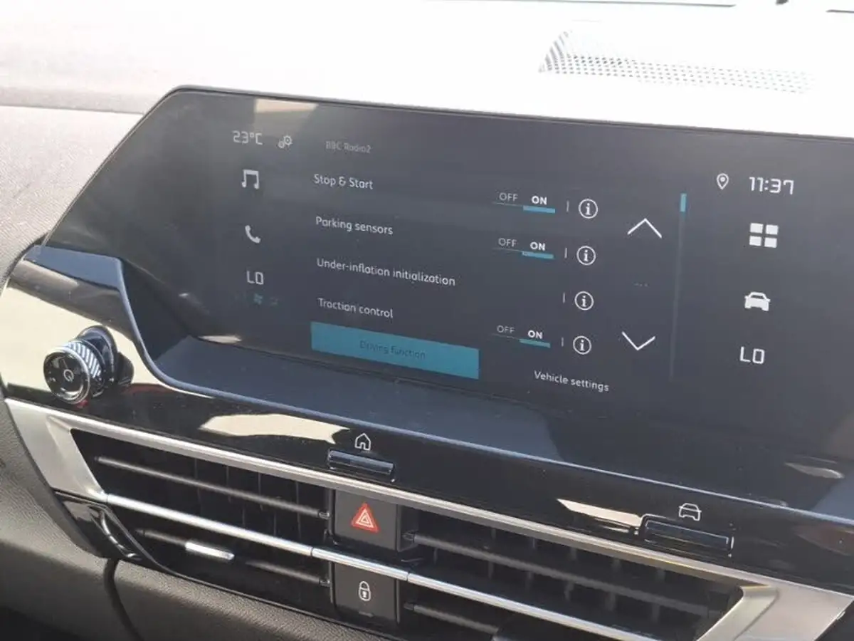 2023-citroen-c4-12-puretech-sense-big-16