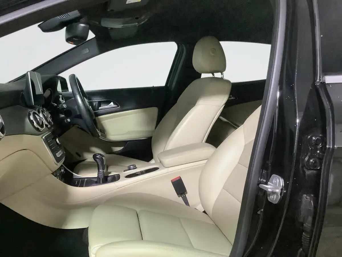 2017-mercedes-benz-gla-class-21d-gla-200d-sport-executivess-big-13