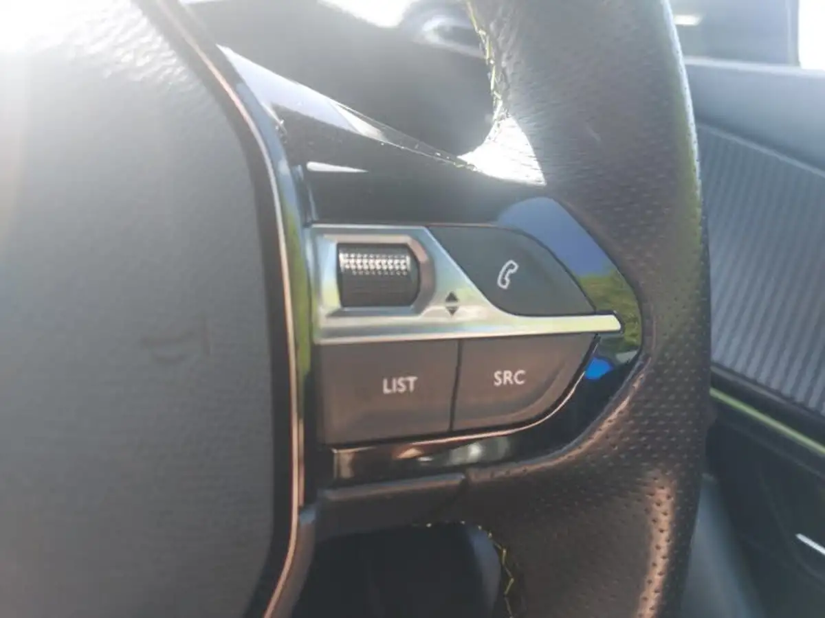 2022-peugeot-2008-suv-12-puretech-gt-big-11
