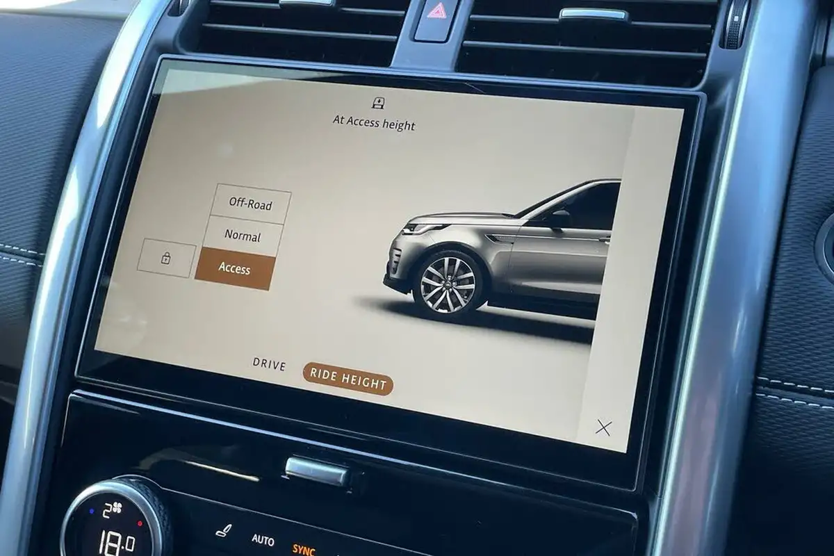 2024-land-rover-discovery-30-d350-dynamic-hse-big-40