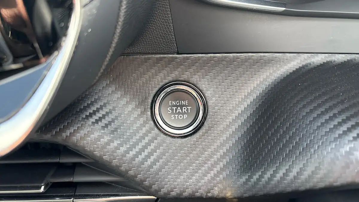 2021-peugeot-208-12-puretech-allure-100bhp-big-35