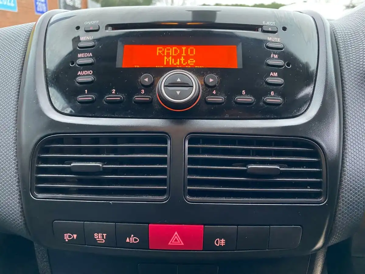 2015-fiat-doblo-cargo-13td-v-l1-refrigerated-van-big-23