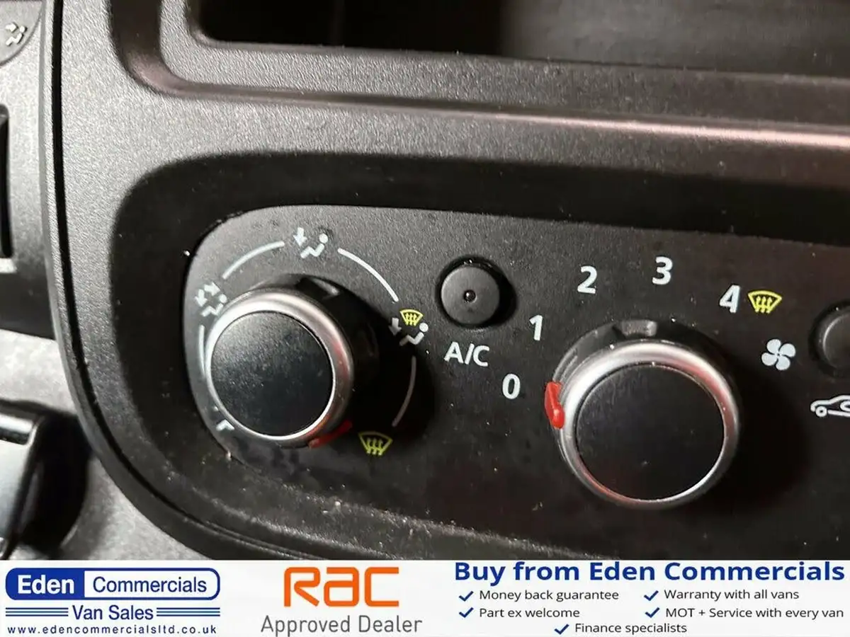 2021-renault-trafic-20dci-ll30-energy-120-business-panel-big-18