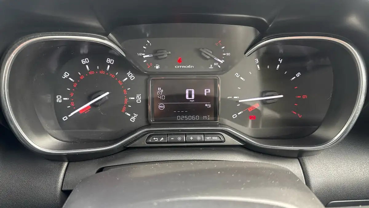 2018-citroen-c3-aircross-12-puretech-feel-110ps-ss-eat6-big-12