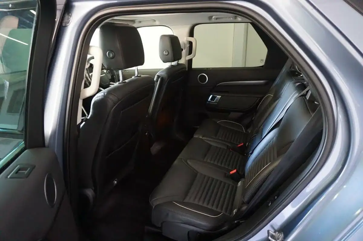 2018-land-rover-discovery-30-sd-v6-hse-30-sd-v6-306ps-station-wagon-5d-auto-big-46