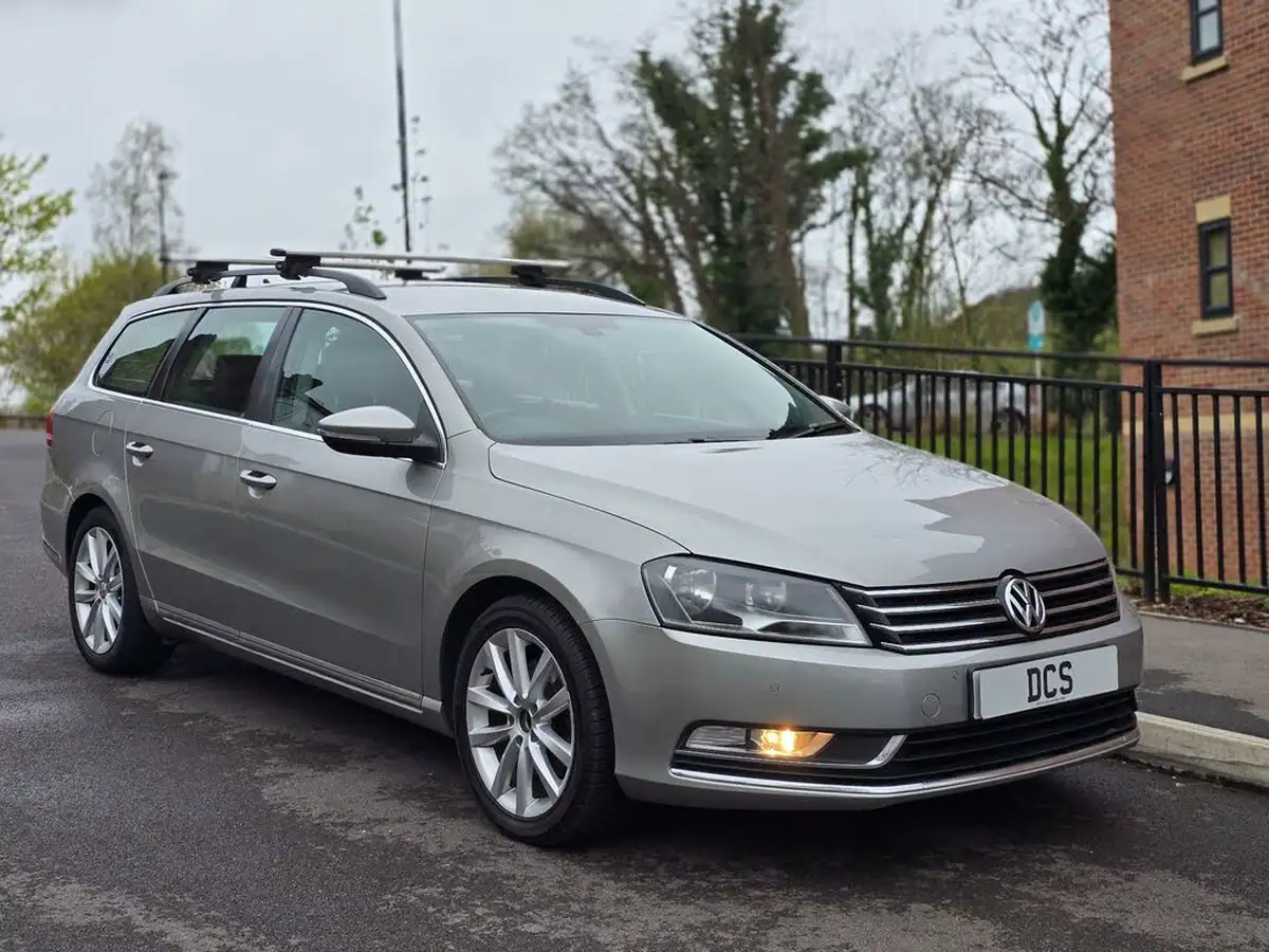 2014-volkswagen-passat-20tdi-executive-140ps-ss-estate-5d-dsg-big-0
