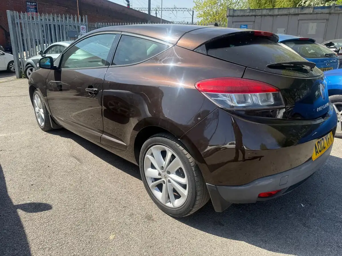 2012-renault-megane-15dci-dynamique-tom-tom-coupe-3d-big-11