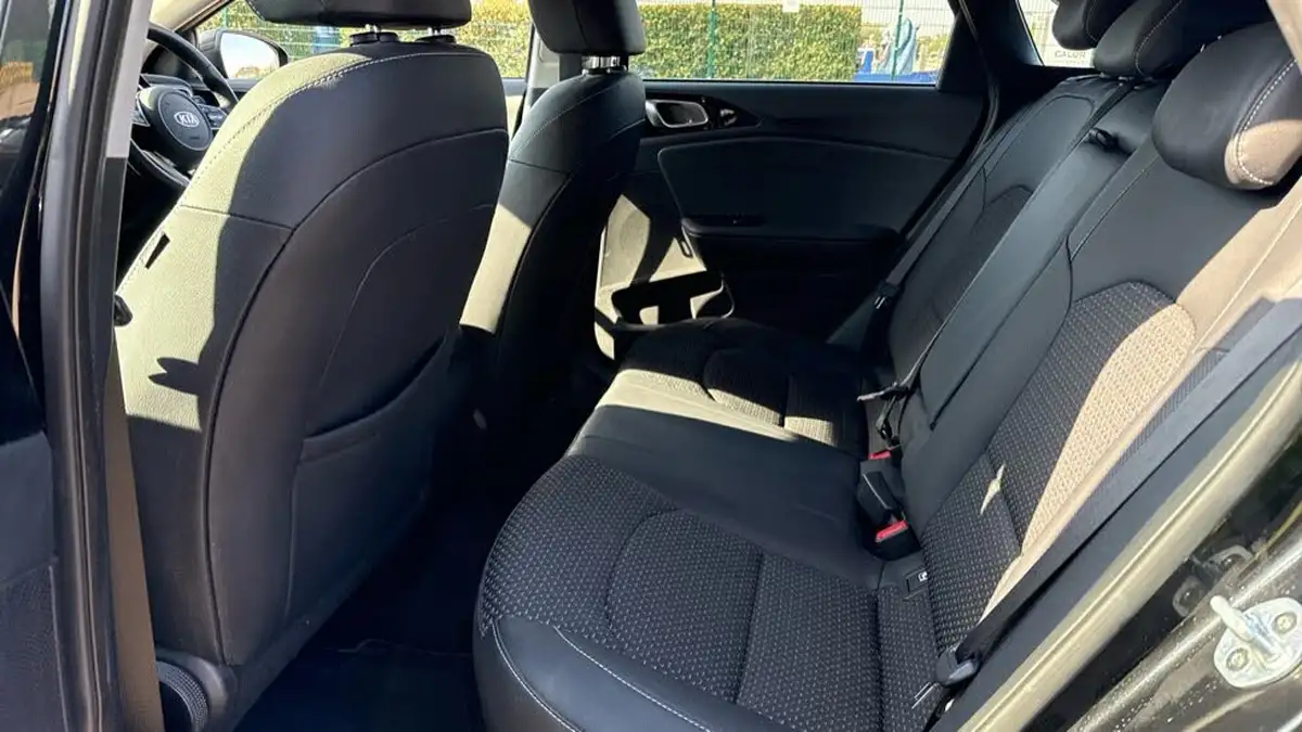 2019-kia-ceed-14-t-gdi-3-hatchback-big-8
