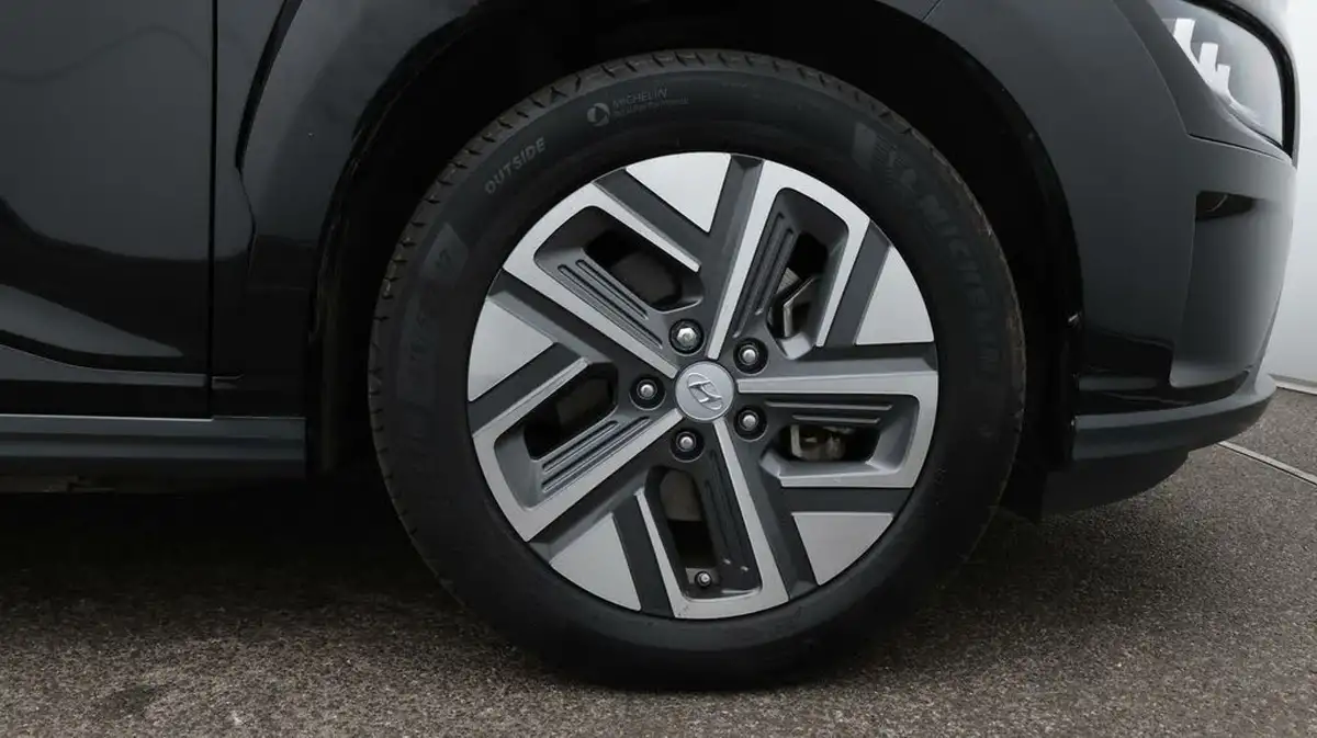 2023-hyundai-kona-e-ultimate-204ps-64kwh-105kw-obc-big-18