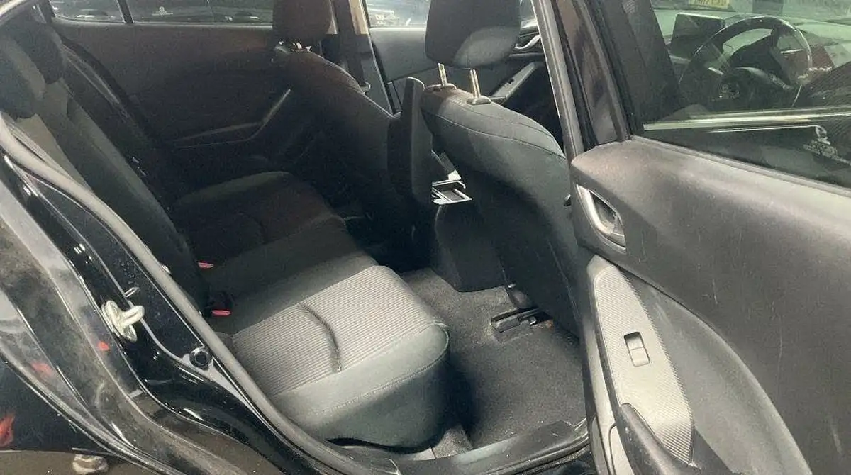 2014-mazda-mazda3-20-se-l-nav-hatchback-5d-big-7