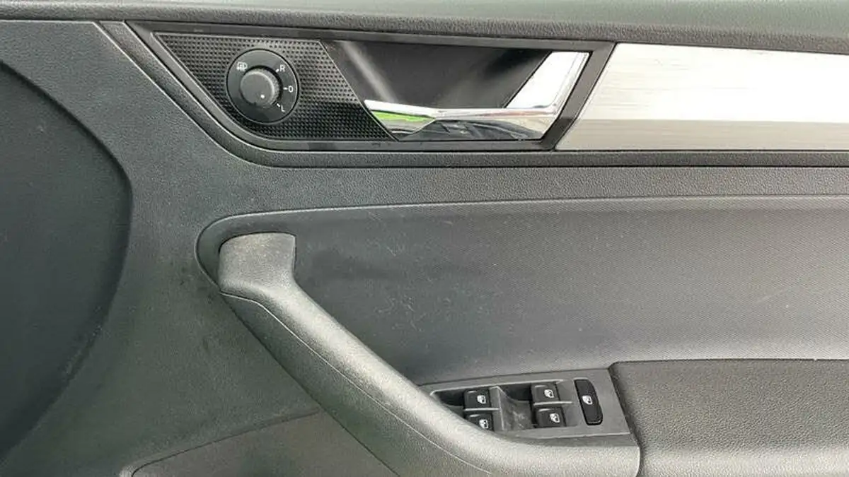 2018-skoda-rapid-spaceback-10-tsi-se-tech-109ps-big-18